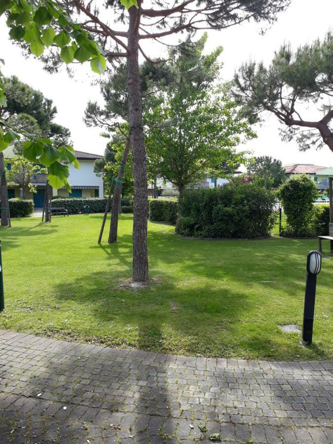Appartamento Ai Tigli Caorle Bagian luar foto